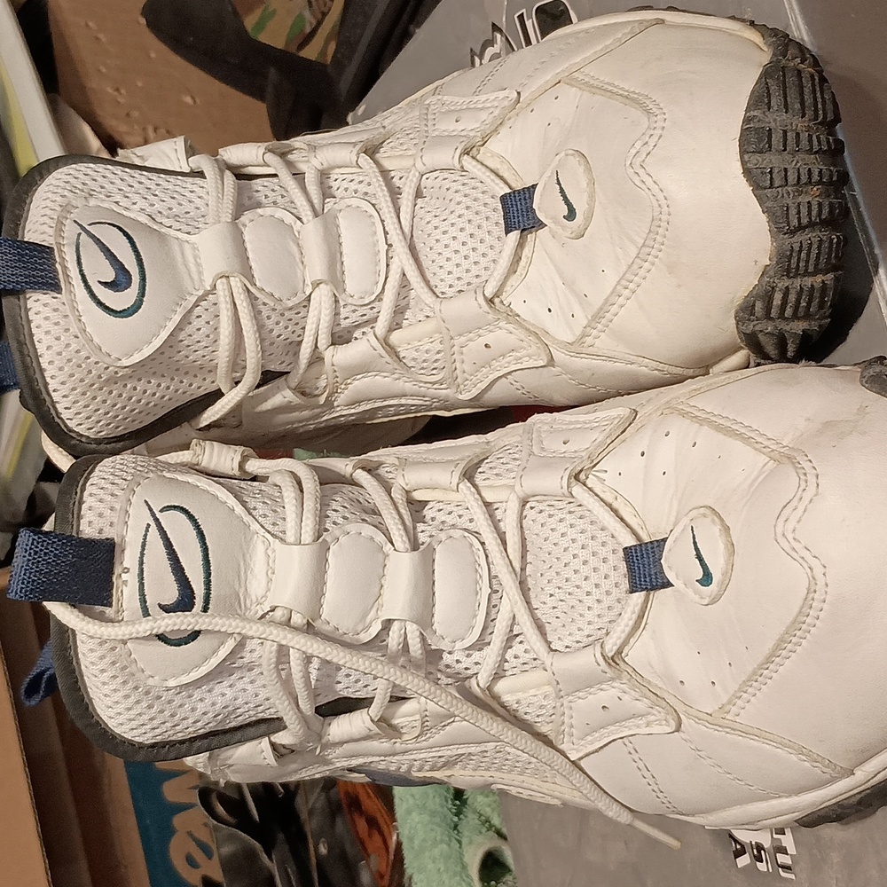 Nike men's athletic shoes size 11